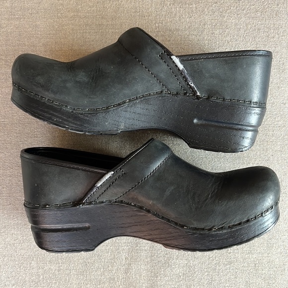 Dansko Professional Black Oiled Clog Size 37 - Picture 1 of 9